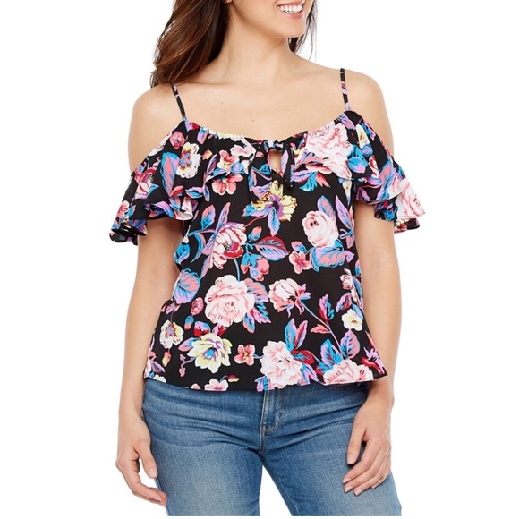 bold elements Tops - Cold Shoulder Blouse ✨